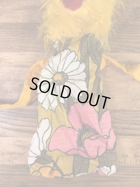 花柄の服のモンスターの70’sヴィンテージハンドパペットドール