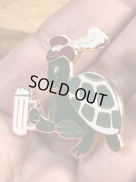 カメのスーベニア物の70〜80年代ビンテージピンバッジ