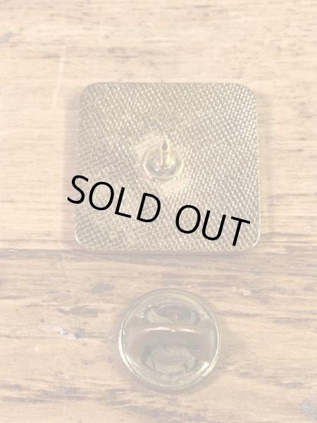 アラスカのシロクマの70〜80年代ビンテージピンバッジ