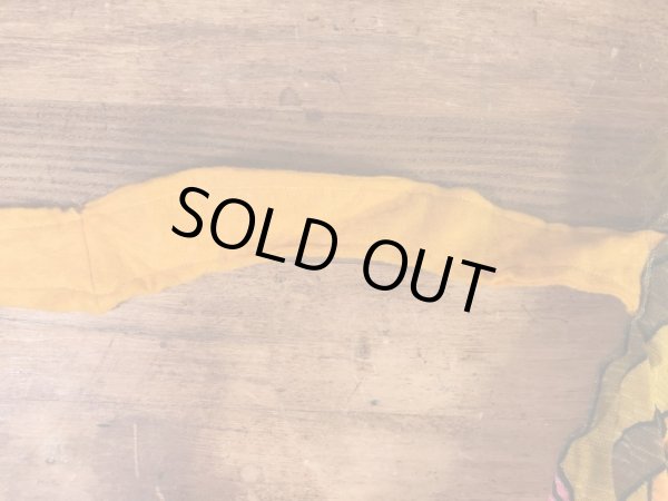 花柄の服のモンスターの70’sヴィンテージハンドパペットドール