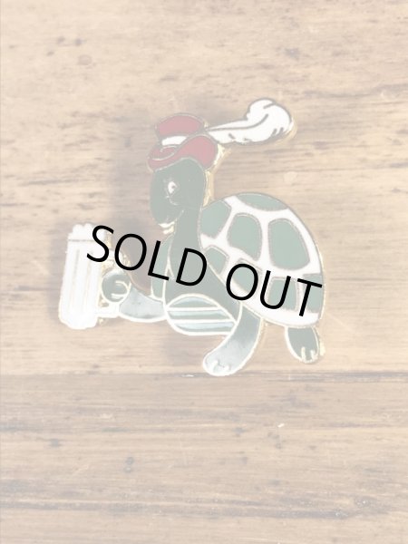 カメのスーベニア物の70〜80年代ビンテージピンバッジ