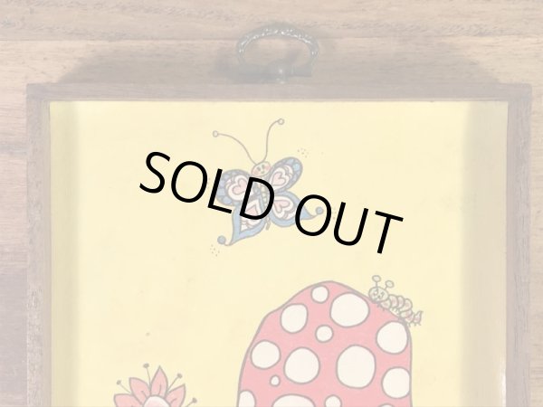 キノコやフラワーが描かれた70’sヴィンテージ壁掛け