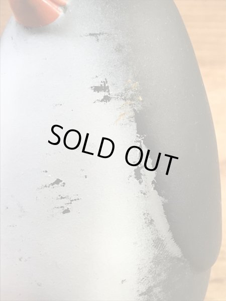 Tommee Tippee社製のペンギンの70年代ビンテージソフビドール