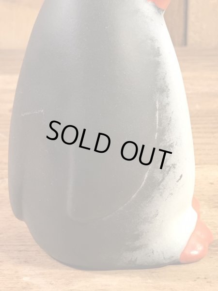 Tommee Tippee社製のペンギンの70年代ビンテージソフビドール