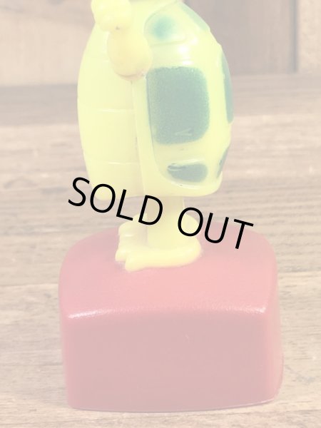 TM British Patentのカメの70年代ビンテージプッシュアップトイ