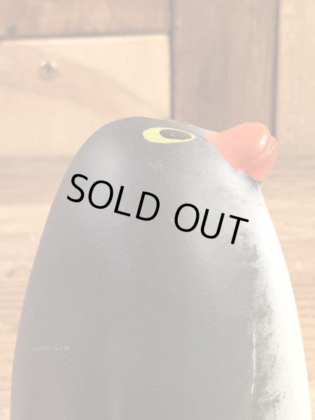 Tommee Tippee社製のペンギンの70’sヴィンテージスクイーズトイ