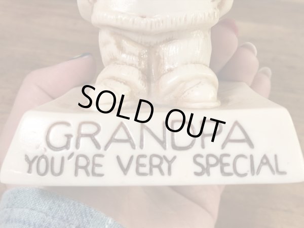 “Grandpa You're Very Special”のメッセージが書かれたシリスカルプスの70年代ビンテージメッセージドール