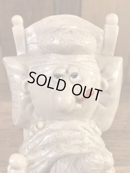 “Get Well Soon”のメッセージが書かれたシリスカルプスの70年代ビンテージメッセージドール