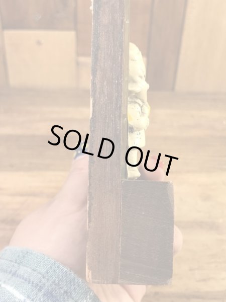 "World's Greatest Mother"のメッセージが書かれた木製の70年代ビンテージ壁掛けミラー