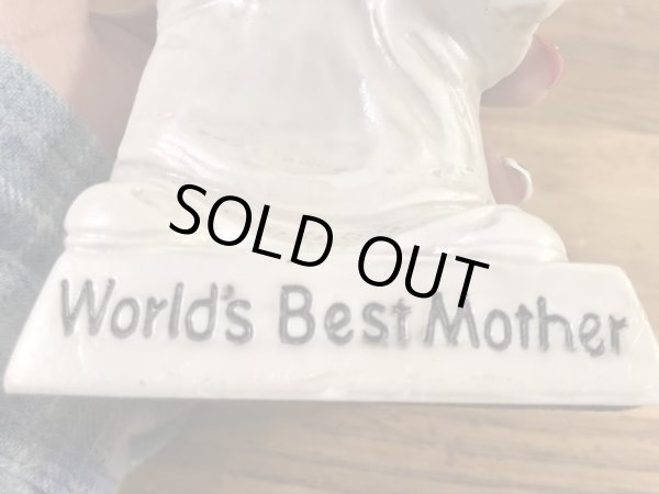 “World's Bast Mother”のメッセージが書かれたシリスカルプスの70年代ビンテージメッセージドール