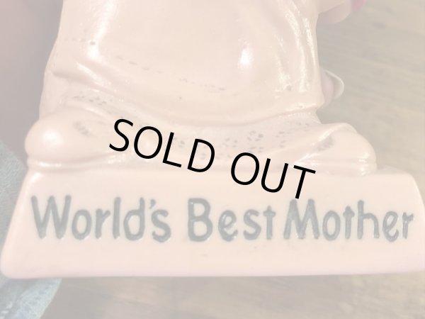 “World's Bast Mother”のメッセージが書かれたシリスカルプスの70年代ビンテージメッセージドール