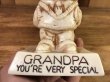 “Grandpa You're Very Special”のメッセージが書かれたシリスカルプスの70年代ビンテージメッセージドール