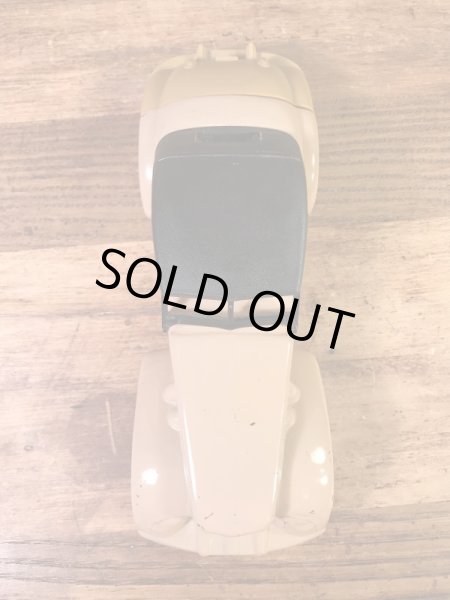 エイボンのオールドカーの60〜70年代ビンテージ香水瓶