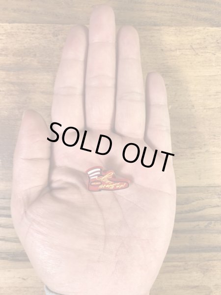 マクドナルドのロナルドの靴の90年代ビンテージピンバッジ