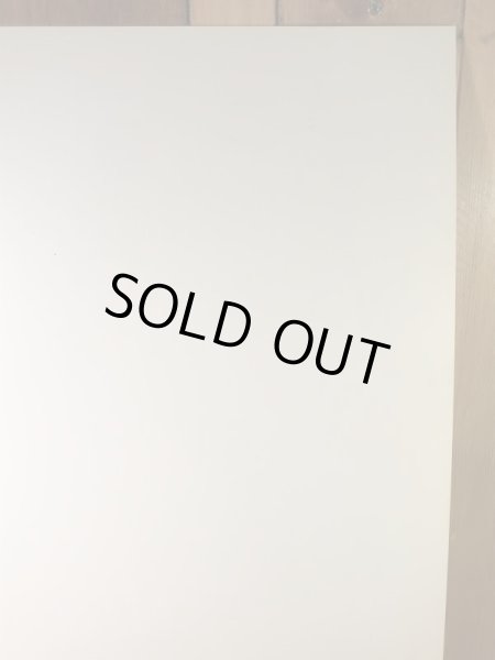 “Look Before You Leap!”のメッセージが書かれた70年代ビンテージ看板