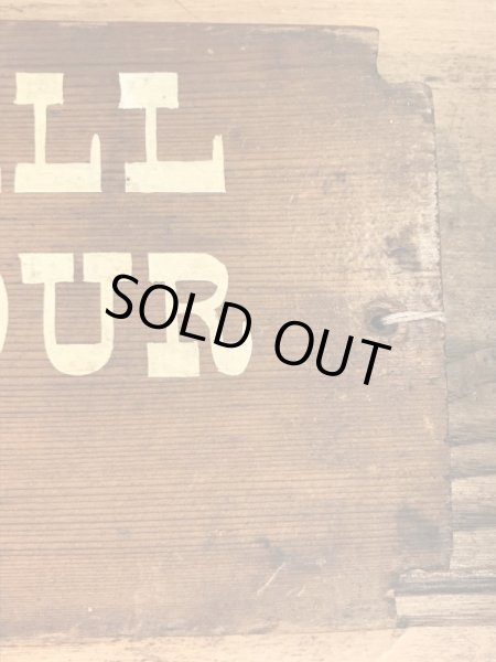 アイスクリームショップのアンティークのウッド製サインボード