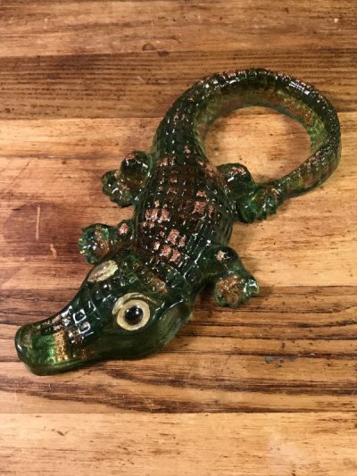 画像2: Crocodilia Alligator Souvenir Lucite Figurine　ルーサイト　ビンテージ　置物　ワニ　60〜70年代