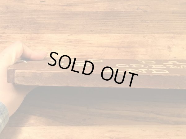 アイスクリーム屋のアンティークの木製看板