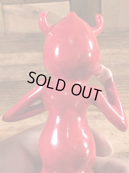 陶器製のレッドデビルの60年代ビンテージフィギュア