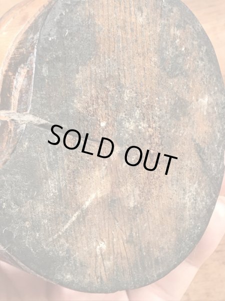 ピースサインの木彫りの70年代ビンテージ灰皿