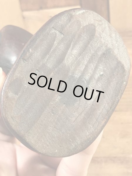 ファックサインの木彫りの70年代ビンテージ置物