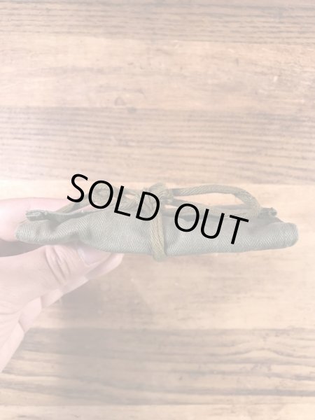 アメリカンレッドクロスのヘリンボーン生地の40’sヴィンテージ裁縫セット