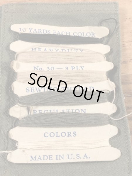 アメリカンレッドクロスのヘリンボーン生地の40年代ビンテージソーイングキット