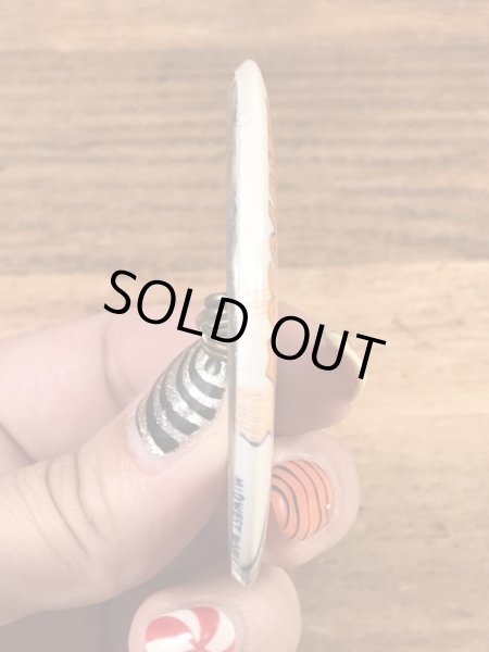 カレッジ物のイベントの70年代ビンテージ缶バッジ