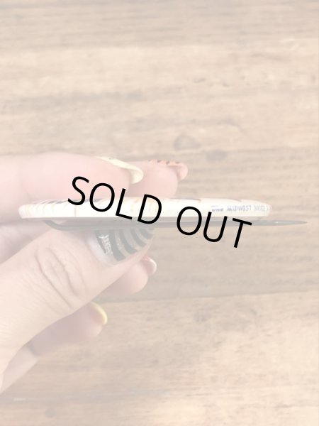 Macalester Colleggのイベント物の50’sヴィンテージ缶バッチ