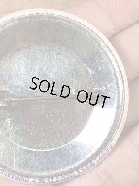 カレッジ物のイベントの70年代ビンテージ缶バッジ