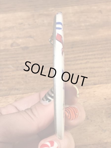 ハイスクール物のフットボールイベントの60年代ビンテージ缶バッジ