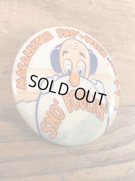 カレッジ物のイベントの70年代ビンテージ缶バッジ