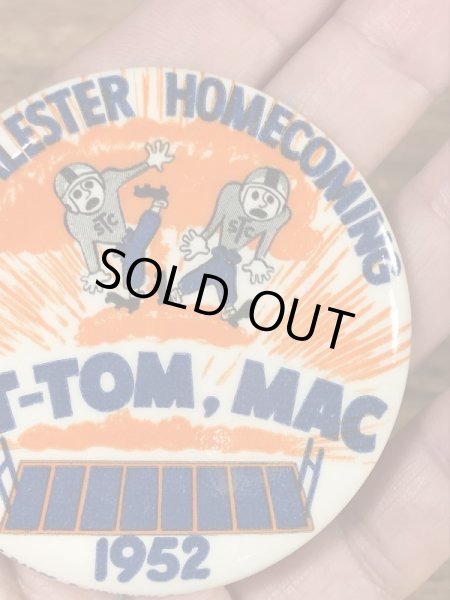 Macalester Colleggのイベント物の50’sヴィンテージ缶バッチ