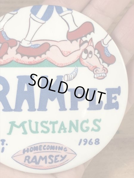 アメリカのハイスクール物の60’sヴィンテージ缶バッチ