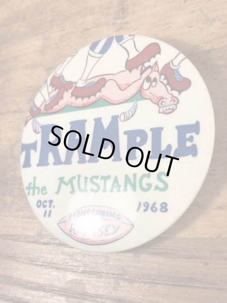 アメリカのハイスクール物の60’sヴィンテージ缶バッチ