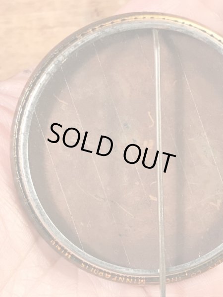 カレッジ物のイベントの50年代ビンテージ缶バッジ