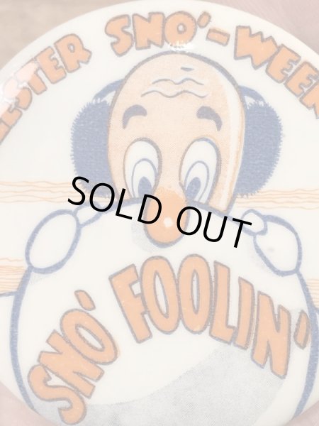 カレッジ物のイベントの70年代ビンテージ缶バッジ