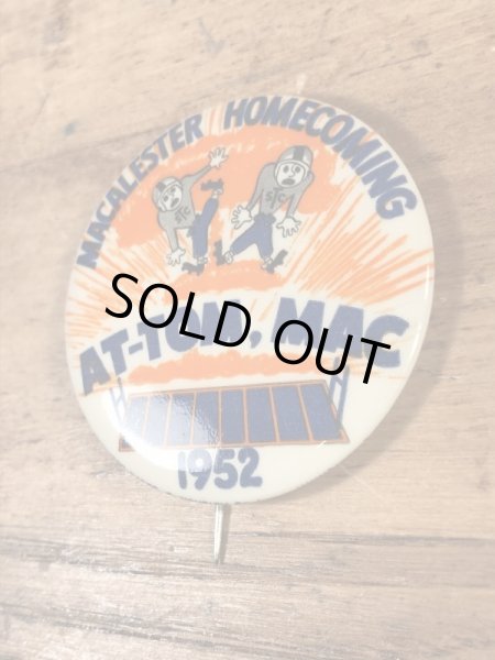 Macalester Colleggのイベント物の50’sヴィンテージ缶バッチ