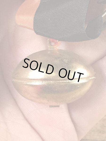 ユニバーシティ物のフットボールイベントの40’sヴィンテージ缶バッチ