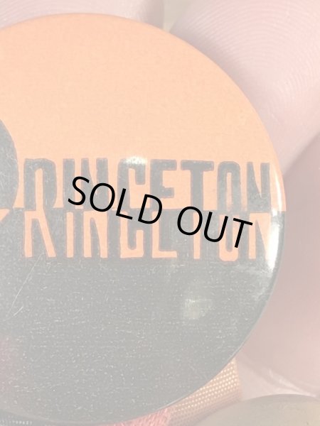 ユニバーシティ物のフットボールイベントの40’sヴィンテージ缶バッチ