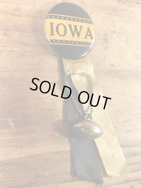 カレッジ物のフットボール大会の50〜60年代ビンテージ缶バッジ