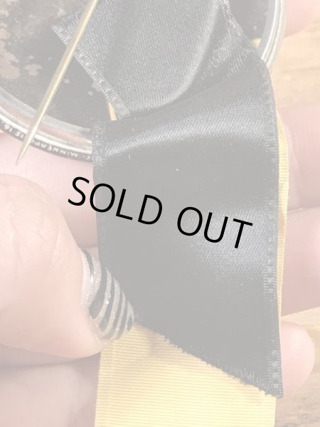 カレッジ物のフットボールイベントの50’sヴィンテージ缶バッチ