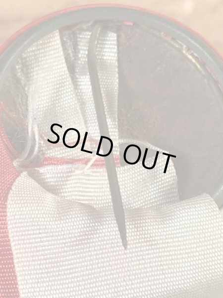 カレッジ物のフットボール大会の40’sヴィンテージ缶バッチ