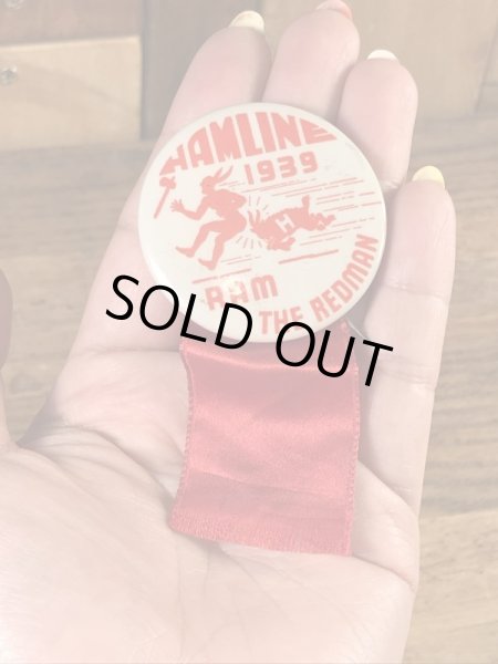 ユニバーシティ物のフットボールイベントの30’sヴィンテージ缶バッチ