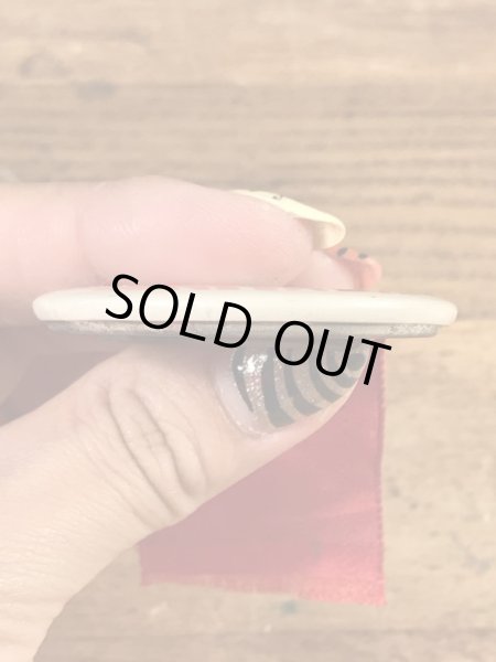 ユニバーシティ物のフットボールイベントの30’sヴィンテージ缶バッチ