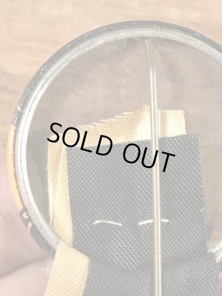 カレッジ物のフットボール大会の50〜60年代ビンテージ缶バッジ