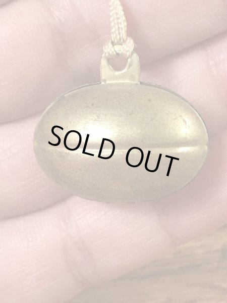 ユニバーシティ物のフットボール大会の40年代ビンテージ缶バッジ