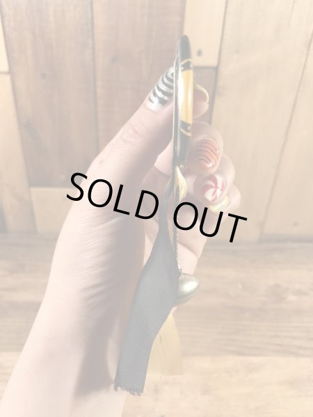 カレッジ物のフットボール大会の50〜60年代ビンテージ缶バッジ