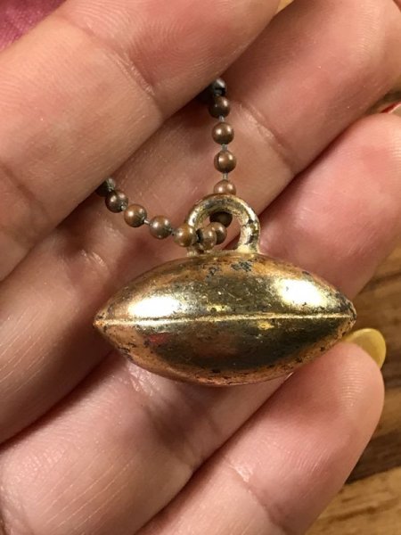 カレッジ物のフットボール大会の50〜60年代ビンテージ缶バッジ