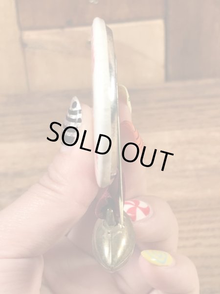 カレッジ物のフットボールイベントの60年代ビンテージ缶バッジ